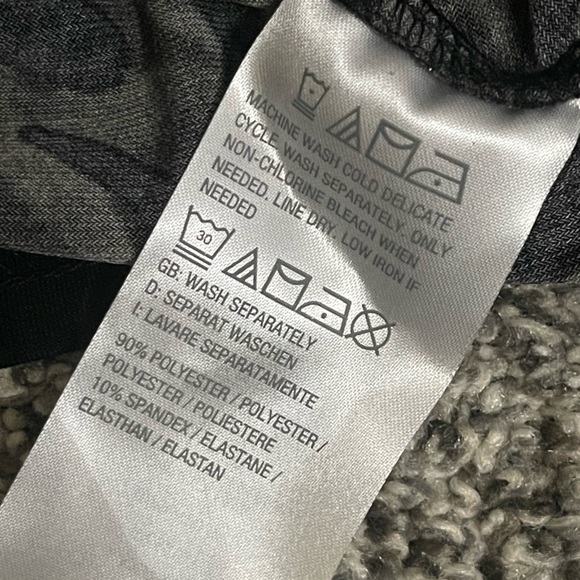 New Belle by Kim Gravel Leopard Print V-Neck Long Sleeve Top S - Picture 6 of 15